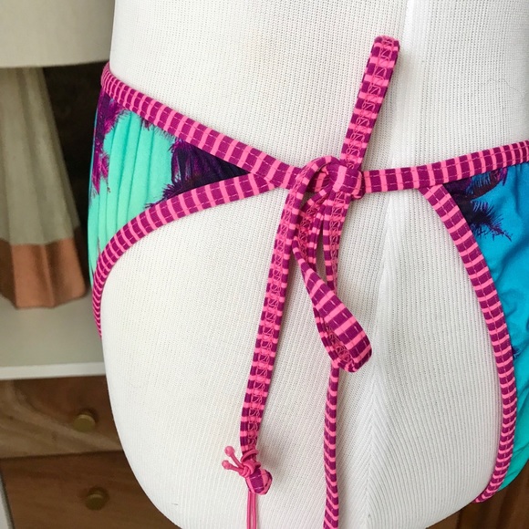 BRAND NEW WITH TAGS Beautiful Palm Tree Carve Designs Solana Bikini Bottoms - Picture 4 of 9